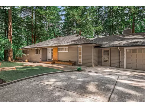 10818 S Summerville Ave, Portland, OR 97219