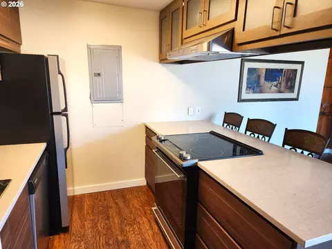 Kitchen - 1313 Lincoln St, Eugene, OR 97401 photo 2 of 2