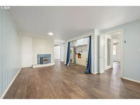 Living - 1355 Paige Ave, Eugene, OR 97405 photo 5 of 6