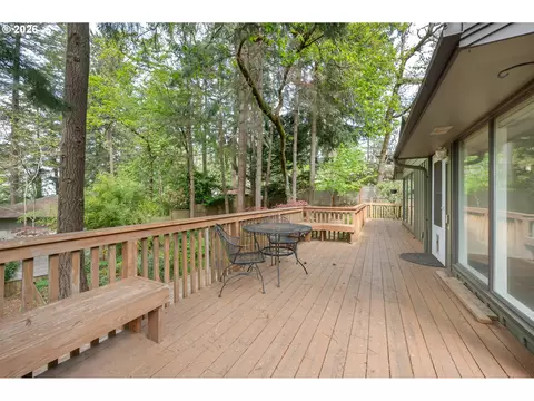 Exterior - 1355 Paige Ave, Eugene, OR 97405 photo 5 of 13