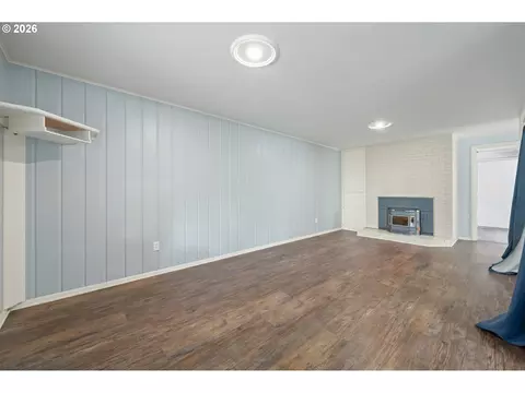 Living - 1355 Paige Ave, Eugene, OR 97405 photo 4 of 6