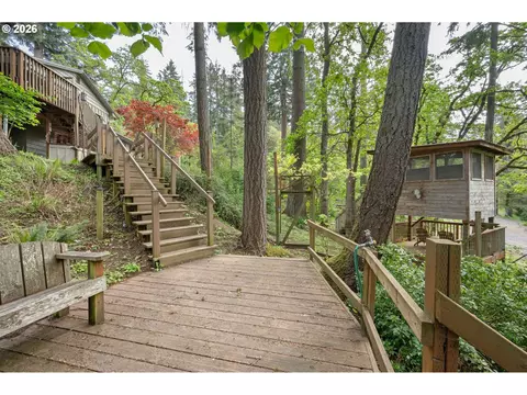 Exterior - 1355 Paige Ave, Eugene, OR 97405 photo 10 of 13