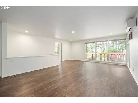 Living - 1355 Paige Ave, Eugene, OR 97405 photo 2 of 6