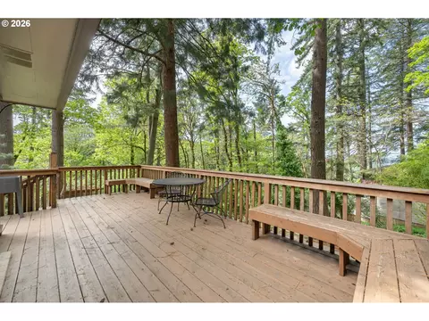 Exterior - 1355 Paige Ave, Eugene, OR 97405 photo 4 of 13
