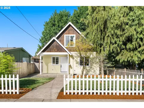 817 S River St, Newberg, OR 97132