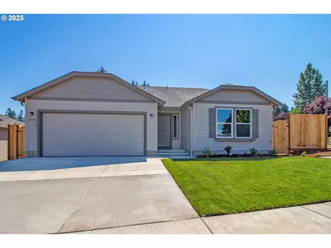 5207 Holly St, Springfield, OR 97478