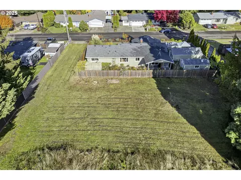 514 E Melody Ln, Newberg, OR 97132