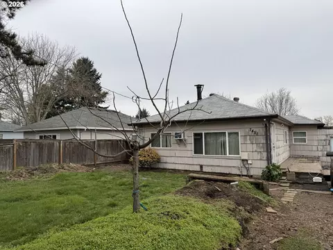 7451 SE Johnson St, Hillsboro, OR 97123
