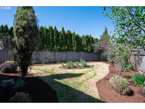Exterior - 718 Trinity Ct, Molalla, OR 97038 photo 7 of 12