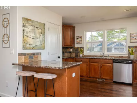 Kitchen - 718 Trinity Ct, Molalla, OR 97038 photo 1 of 4