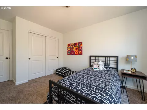 Bedroom - 718 Trinity Ct, Molalla, OR 97038 photo 6 of 6
