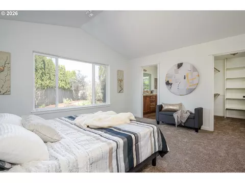 Bedroom - 718 Trinity Ct, Molalla, OR 97038 photo 1 of 6