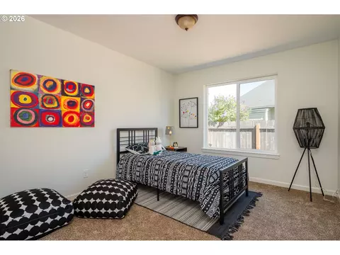 Bedroom - 718 Trinity Ct, Molalla, OR 97038 photo 5 of 6