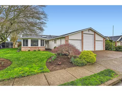 466 SE 7th Ave, Canby, OR 97013