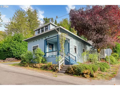 216 3rd Ave, Oregon City, OR 97045