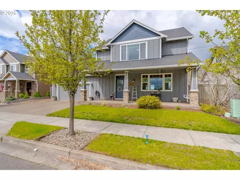 905 Pintail St, Silverton, OR 97381