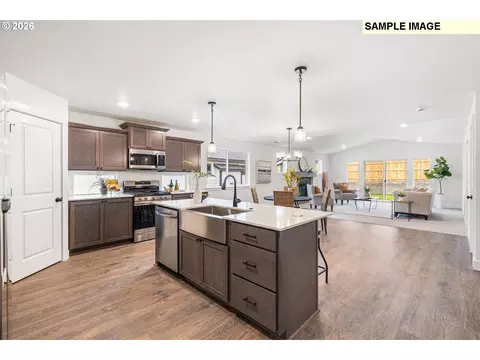Kitchen - 913 E Maple Brook Ave, Hermiston, OR 97838 photo 1 of 4