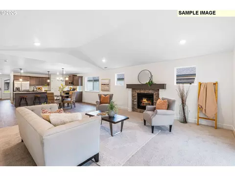 Living - 913 E Maple Brook Ave, Hermiston, OR 97838 photo 2 of 3