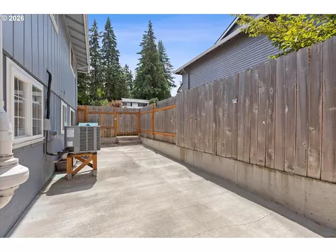 Exterior - 7130 Shawn Ct, Gladstone, OR 97027 photo 5 of 5