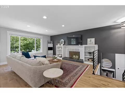Living - 7130 Shawn Ct, Gladstone, OR 97027 photo 1 of 2