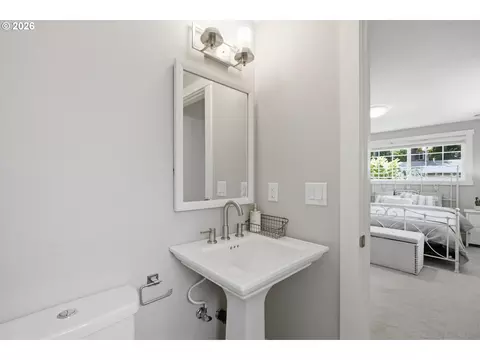 Bath - 7130 Shawn Ct, Gladstone, OR 97027 photo 1 of 6