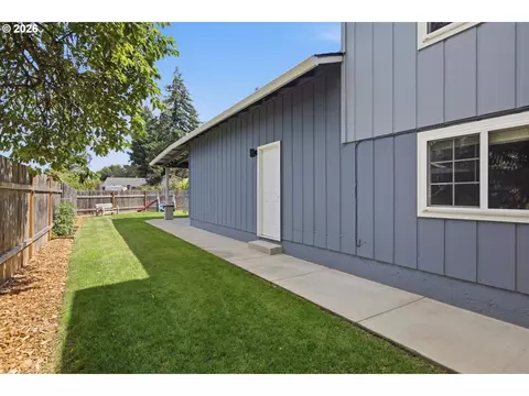 Exterior - 7130 Shawn Ct, Gladstone, OR 97027 photo 4 of 5
