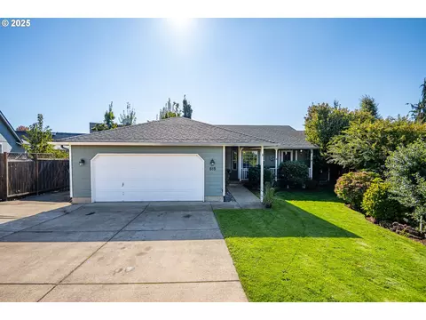 515 Spruce Ct, Creswell, OR 97426