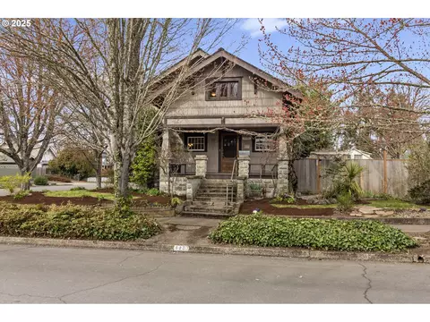 606 D St, Springfield, OR 97477