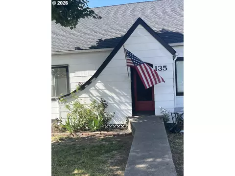 135 E Broadway St, Goldendale, WA 98620