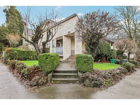 1504 SE Ankeny St, Portland, OR 97214