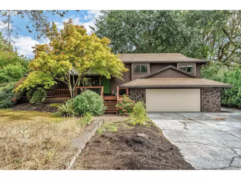 1910 SE Creighton Ave, Milwaukie, OR 97267