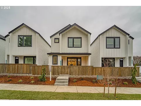 16318 NE 20th St, Vancouver, WA 98684