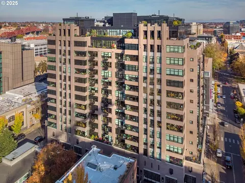 333 NW 9th Ave #615, Portland, OR 97209