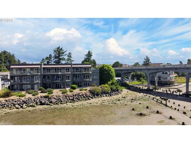 1220 Bay St #302, Florence, OR 97439
