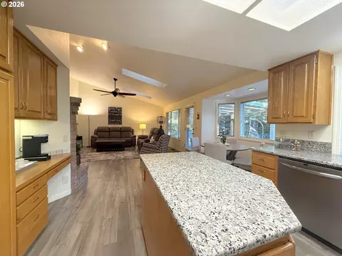 Kitchen - 1487 Kyiv St, Springfield, OR 97477 photo 7 of 7