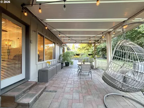Exterior - 1487 Kyiv St, Springfield, OR 97477 photo 6 of 7