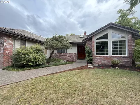 Exterior - 1487 Kyiv St, Springfield, OR 97477 photo 2 of 7
