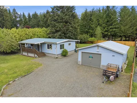 173 Riverview Dr, Castle Rock, WA 98611