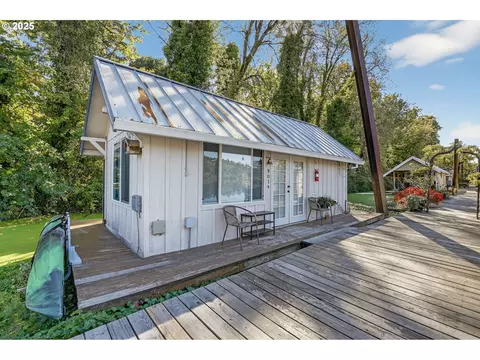 901 S Mcloughlin Blvd #B, Oregon City, OR 97045