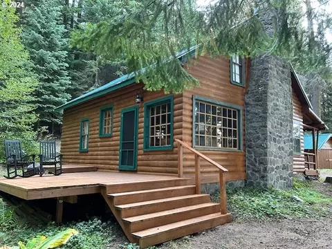 22515 Highway 58, Crescent Lake, OR 97733