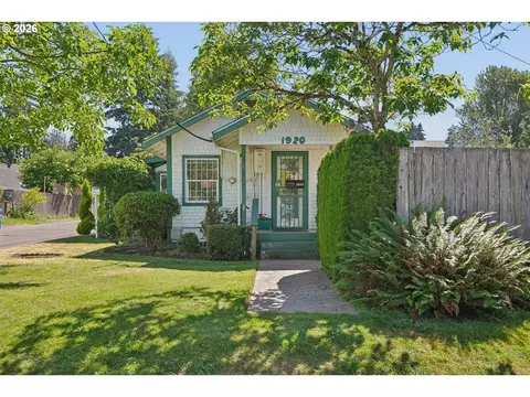 1920 14th St, Oregon City, OR 97045