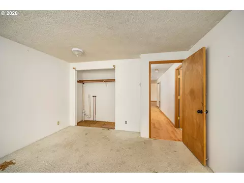 Bedroom - 2239 Hawkins Ln, Eugene, OR 97405 photo 4 of 4