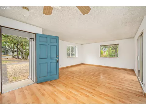 Living - 2239 Hawkins Ln, Eugene, OR 97405 photo 1 of 4