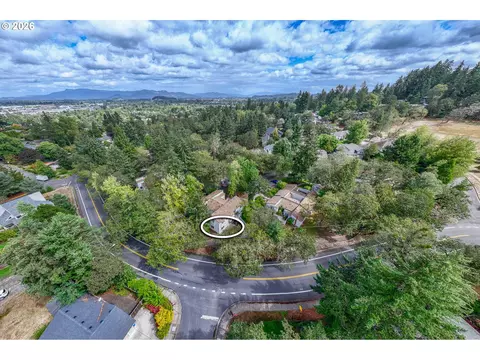 View/Area - 2239 Hawkins Ln, Eugene, OR 97405 photo 1 of 1