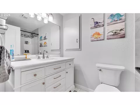 Bath - 466 SW 6th St, Gresham, OR 97080 photo 1 of 3