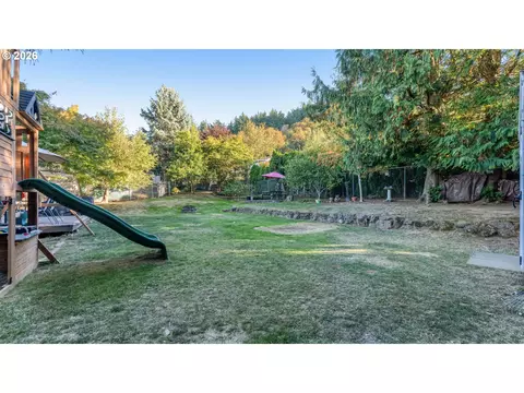 Exterior - 466 SW 6th St, Gresham, OR 97080 photo 8 of 12