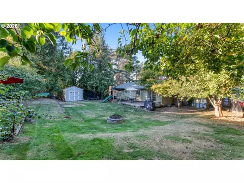 Exterior - 466 SW 6th St, Gresham, OR 97080 photo 10 of 12