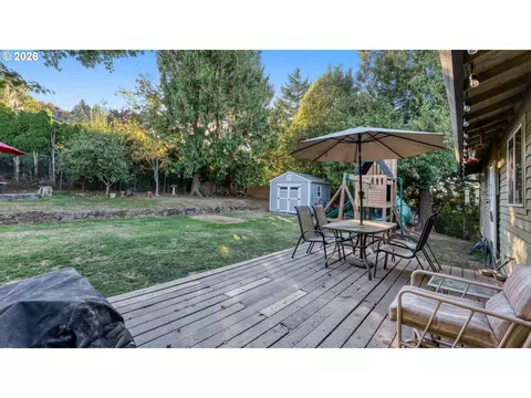 Exterior - 466 SW 6th St, Gresham, OR 97080 photo 6 of 12