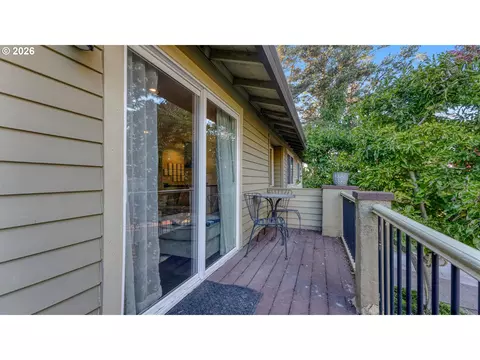 Exterior - 466 SW 6th St, Gresham, OR 97080 photo 3 of 12