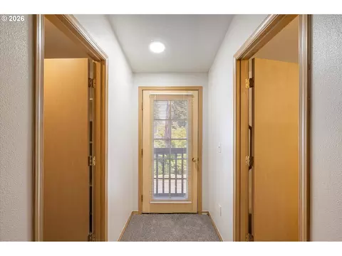 Entry Way - 2879 NE Division St, Gresham, OR 97030 photo 4 of 5